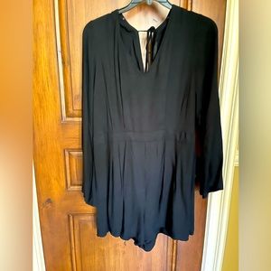 EUC V-Neck Longsleeve Romper - Black - Size 1X